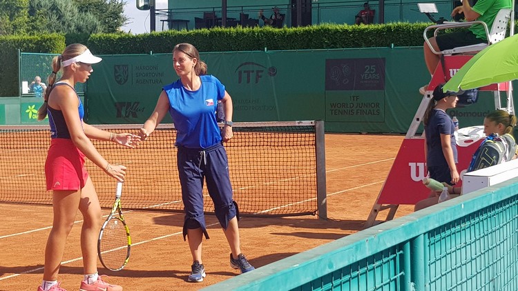 Čtvrtfinále tenisového WJTF: Češky prošly do bojů o medaile přes Slovensko, Češi vypadli se Španělskem