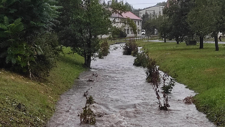 Soběsuky už hlásí třetí povodňový stupeň