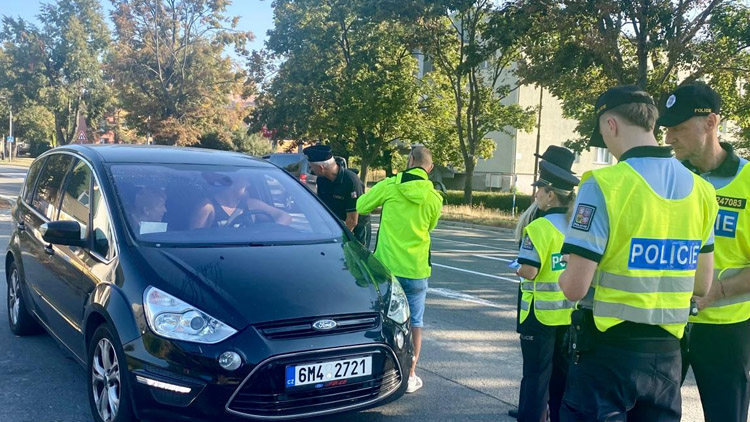 Hasiči a policisté v Přerově radili řidičům